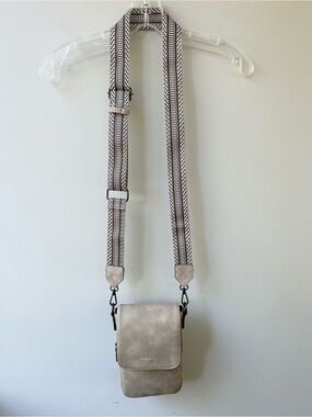 Poiugoya light tan small crossbody travel bag